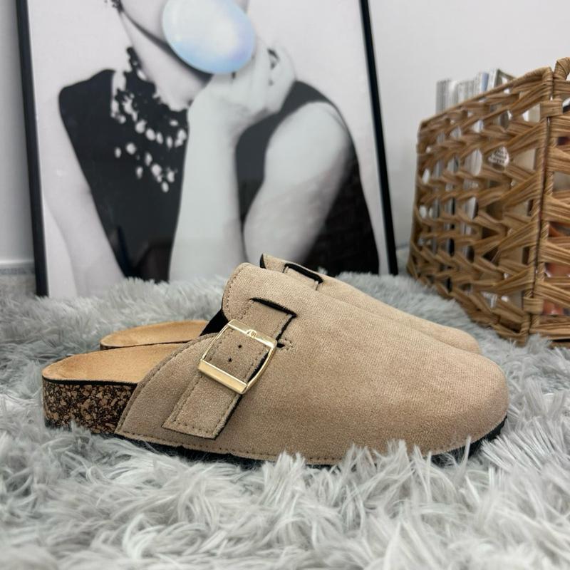 Mules avec Boucle Dorée pour Femme Confortables et Style Moderne en Tissu Beige