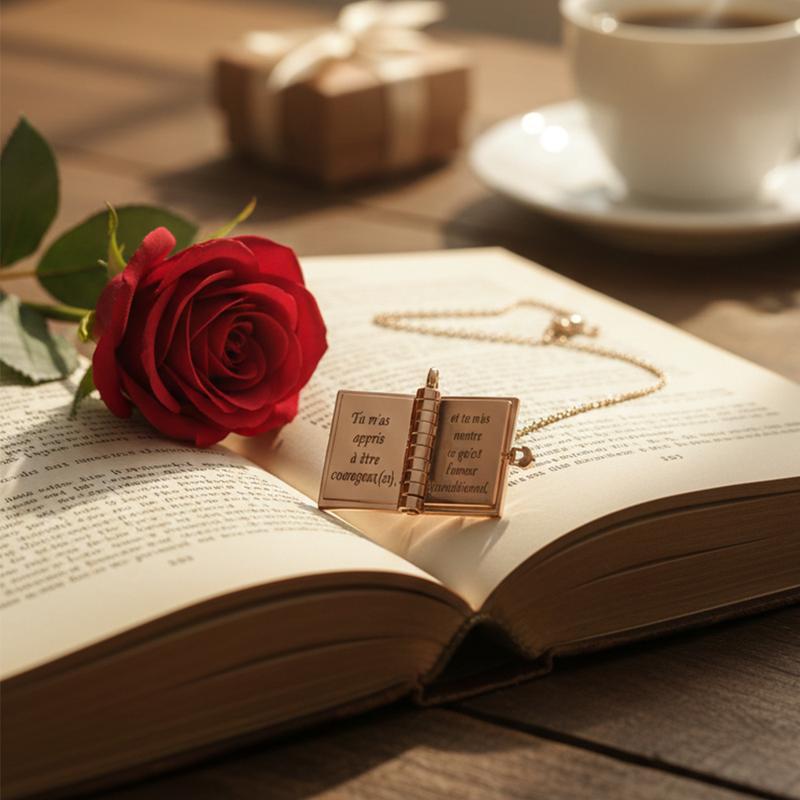Un collier en forme de livre, gravé de textes, rempli d’amour et de gratitude envers sa mère. C’est le cadeau idéal à offrir à maman, convenant pour la fête des mères, les anniversaires, le Nouvel An, Noël et bien d’autres occasions. — vignette 8